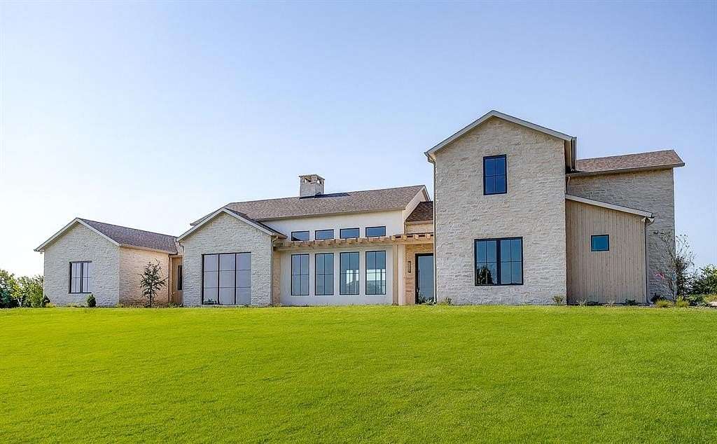 2 Acres of Residential Land with Home for Sale in Aledo, Texas