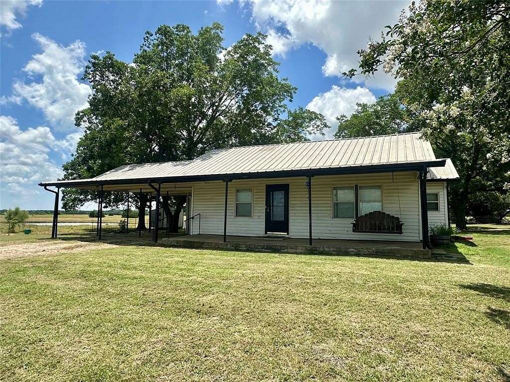 6 Acres of Residential Land with Home for Sale in Brookston, Texas