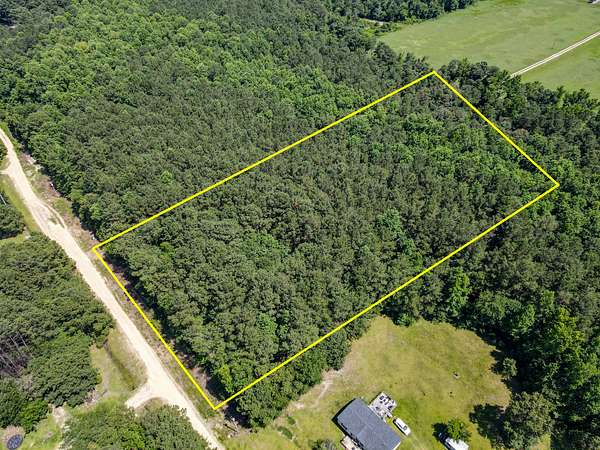 5 Acres of Residential Land for Sale in Lumberton, North Carolina