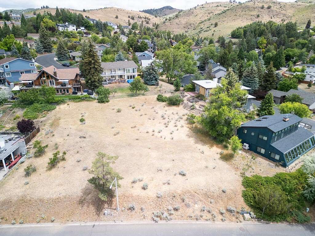 0.21 Acres of Residential Land for Sale in Klamath Falls, Oregon