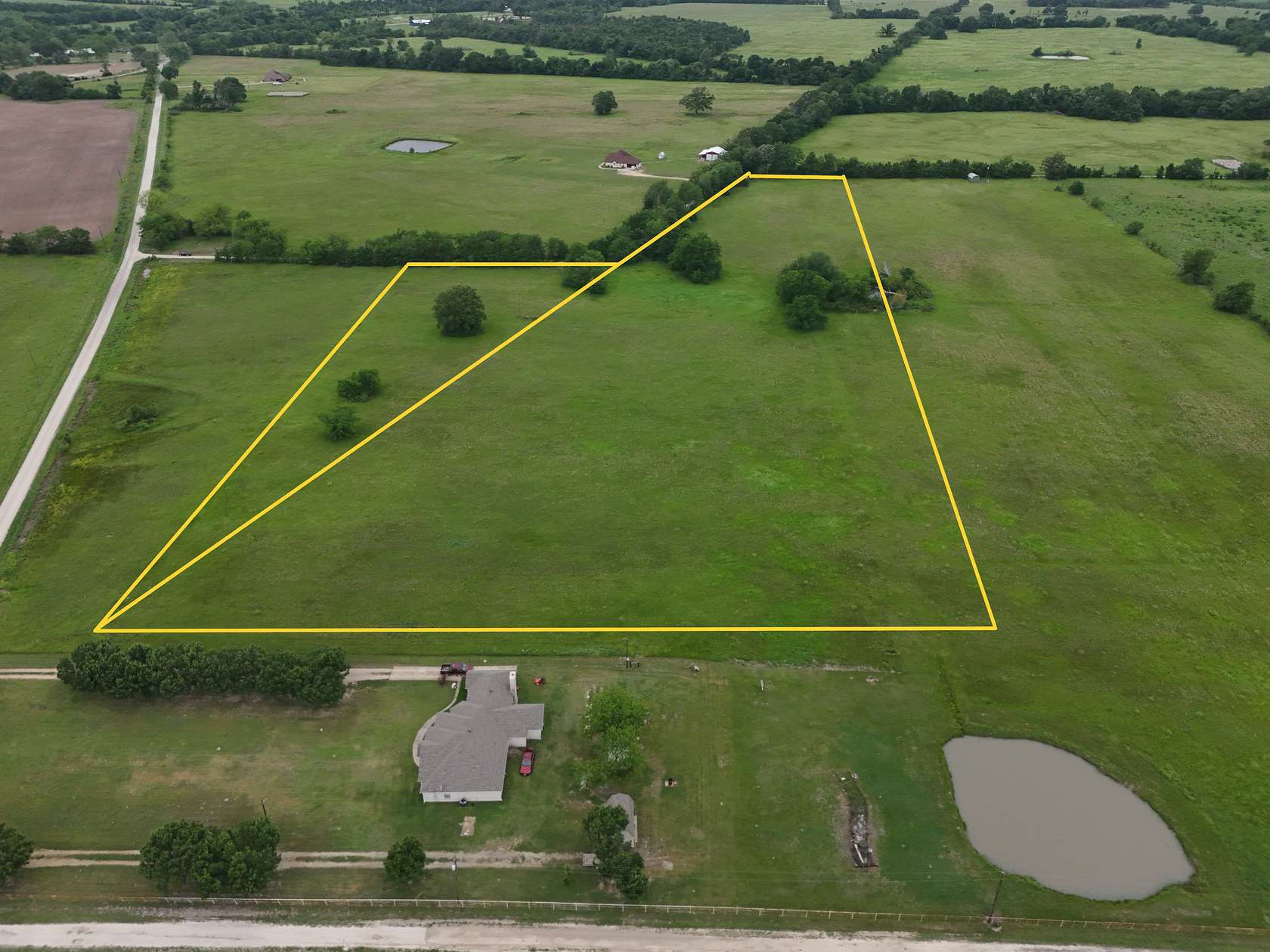 8 Acres of Land for Sale in Deport, Texas