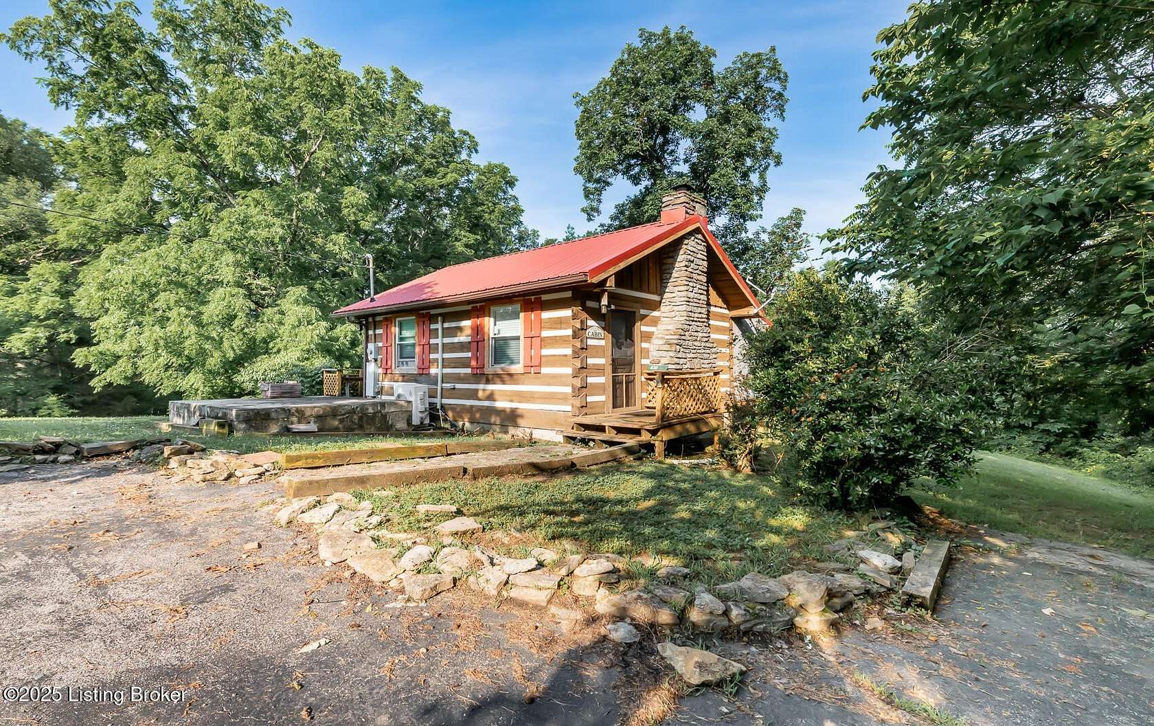 1.2 Acres of Residential Land with Home for Sale in Bloomfield, Kentucky