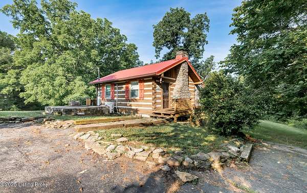 1.2 Acres of Residential Land with Home for Sale in Bloomfield, Kentucky