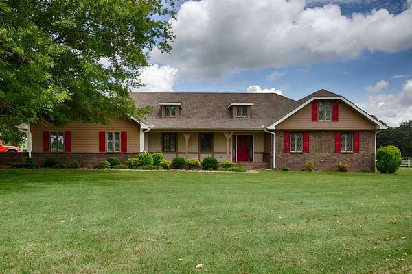 1.5 Acres of Land with Home for Sale in Ardmore, Alabama