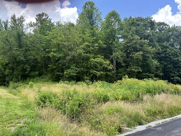 10.7 Acres of Recreational Land for Sale in Junction City, Kentucky