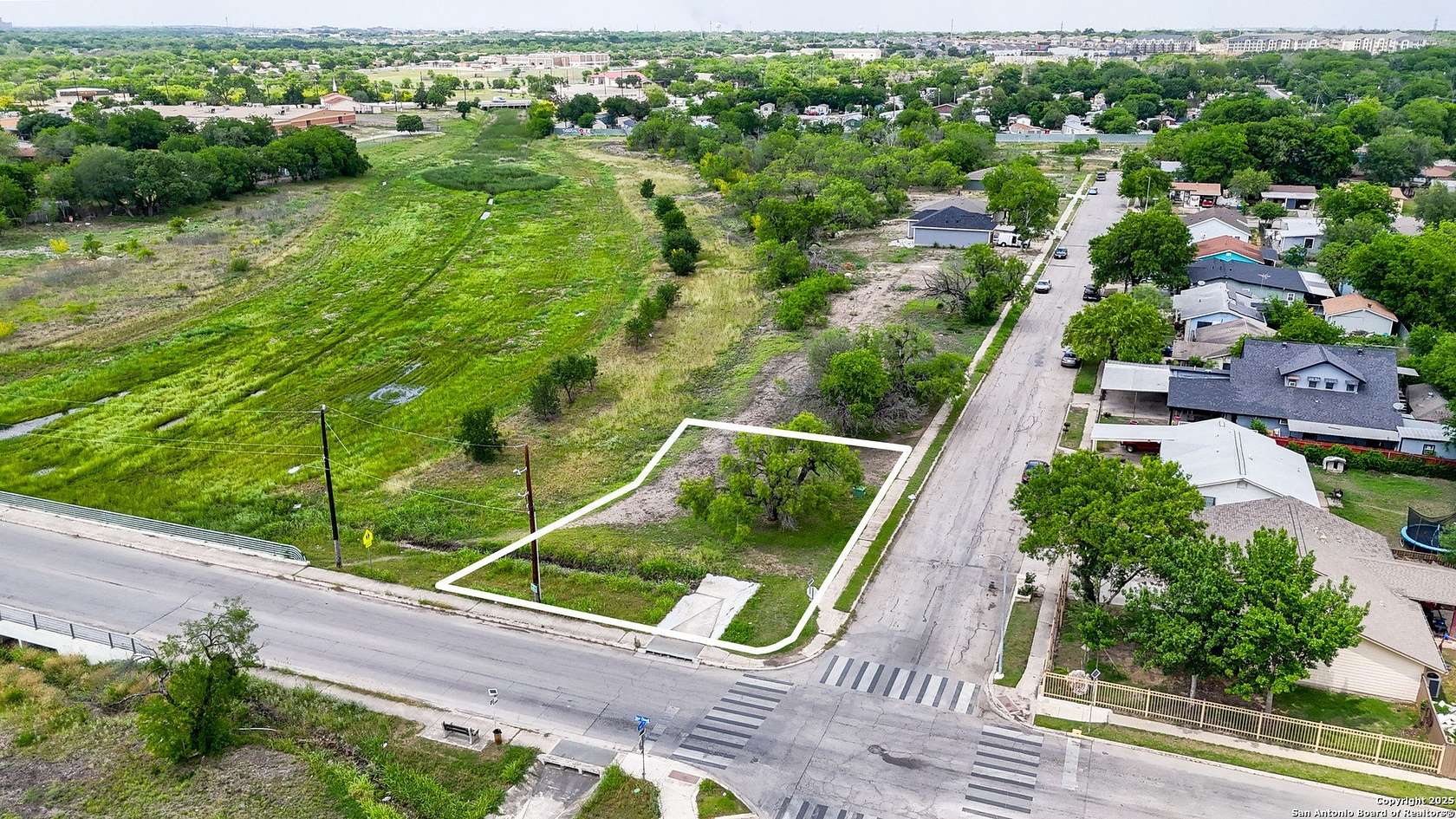1 Acre of Residential Land for Sale in San Antonio, Texas