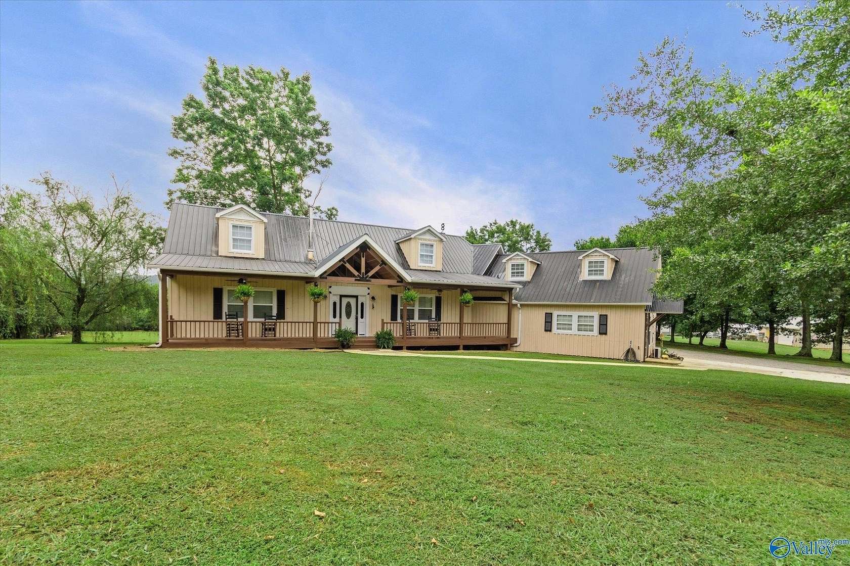 3.7 Acres of Land with Home for Sale in Guntersville, Alabama