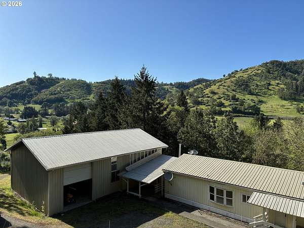 26.6 Acres of Land with Home for Sale in Myrtle Creek, Oregon