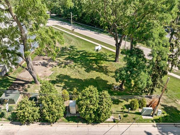 0.3 Acres of Residential Land for Sale in St Charles, Illinois