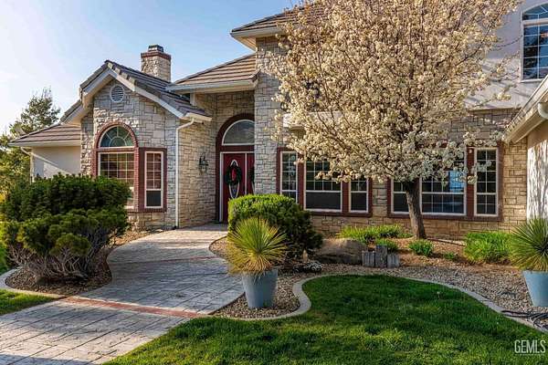 10.3 Acres of Land with Home for Sale in Keene, California