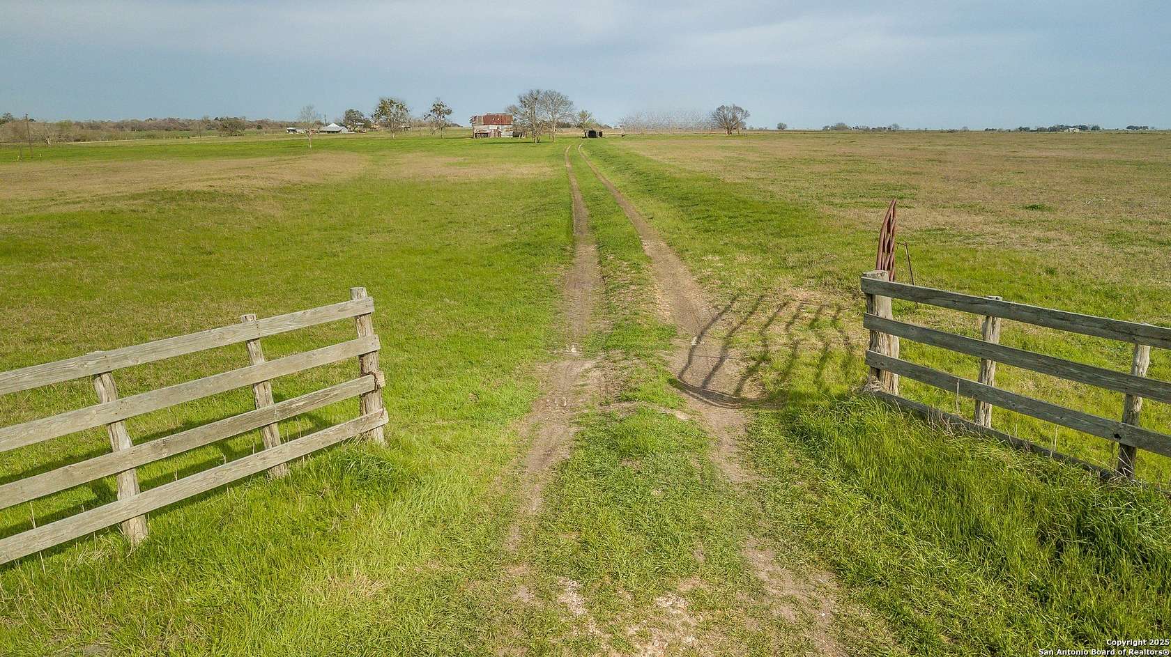 5.24 Acres of Residential Land for Sale in Shiner, Texas