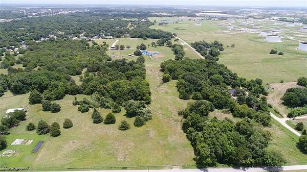 18.2 Acres of Recreational Land & Farm for Sale in Corsicana, Texas