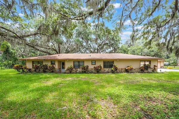5.23 Acres of Residential Land with Home for Lease in Orlando, Florida
