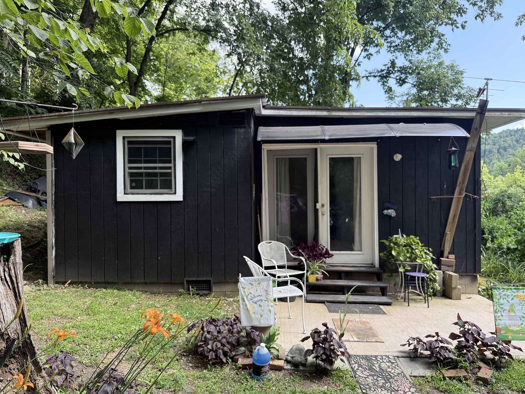 1.5 Acres of Residential Land with Home for Sale in Chesapeake, Ohio