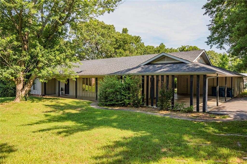 2.25 Acres of Residential Land with Home for Lease in Bentonville, Arkansas