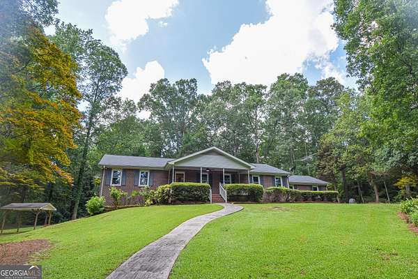 9.64 Acres of Residential Land with Home for Sale in Zebulon, Georgia