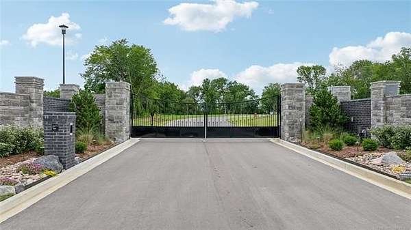 2 Acres of Residential Land for Sale in Broken Arrow, Oklahoma