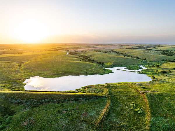 800 Acres of Recreational Land & Farm for Sale in Leedey, Oklahoma