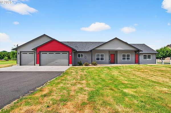 5 Acres of Residential Land with Home for Sale in Cathlamet, Washington