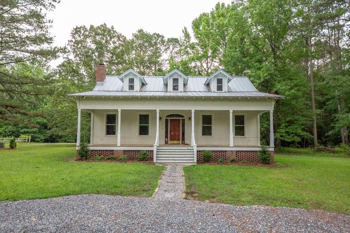 8 Acres of Land with Home for Sale in Starkville, Mississippi