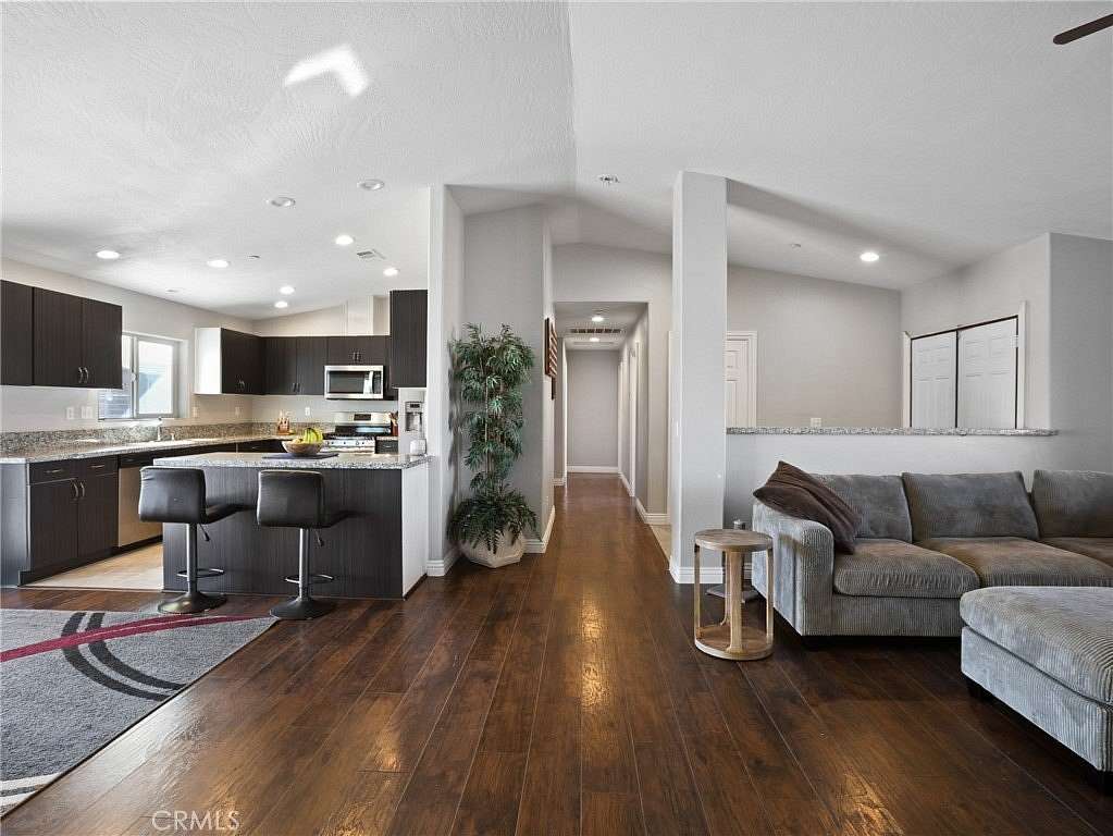 2.25 Acres of Residential Land with Home for Sale in Phelan, California