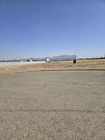 3.14 Acres of Commercial Land for Sale in Tulare, California