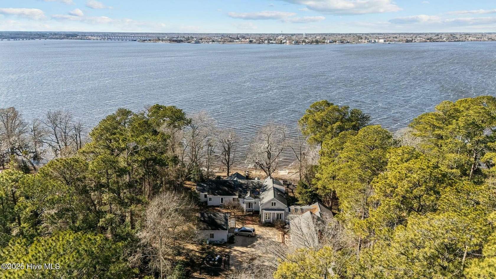 1.69 Acres of Residential Land with Home for Sale in New Bern, North Carolina