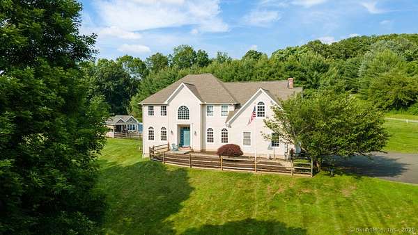 4.53 Acres of Residential Land with Home for Sale in Woodbury, Connecticut