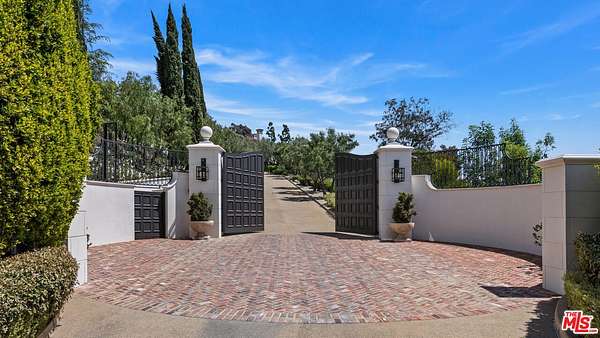 19.8 Acres of Land with Home for Sale in Beverly Hills, California