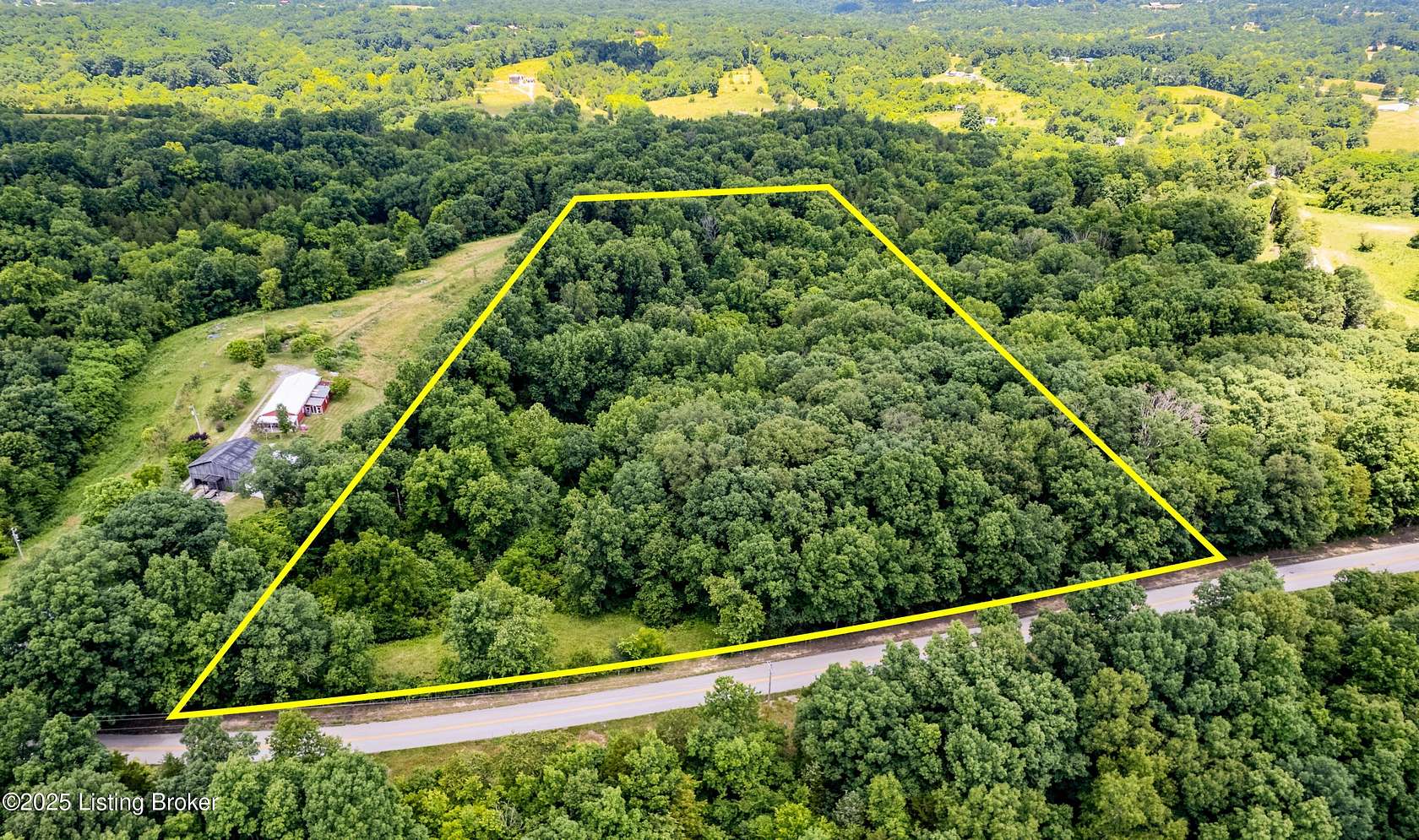 10 Acres of Recreational Land for Sale in Frankfort, Kentucky