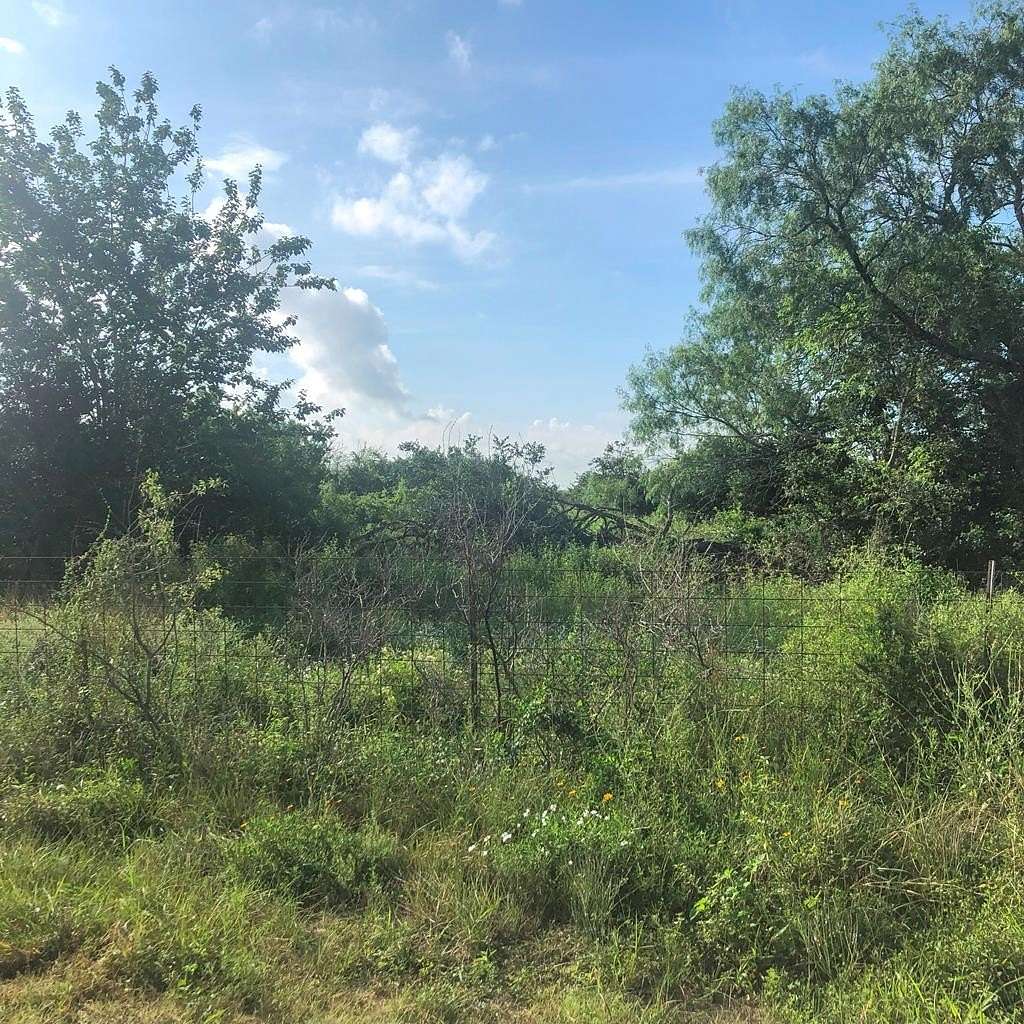 10.4 Acres of Land for Sale in Beeville, Texas