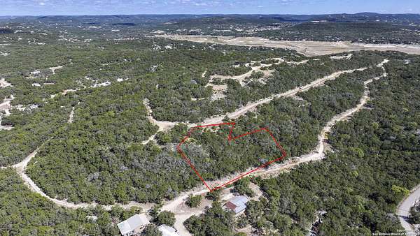 1.25 Acres of Residential Land for Sale in Lakehills, Texas