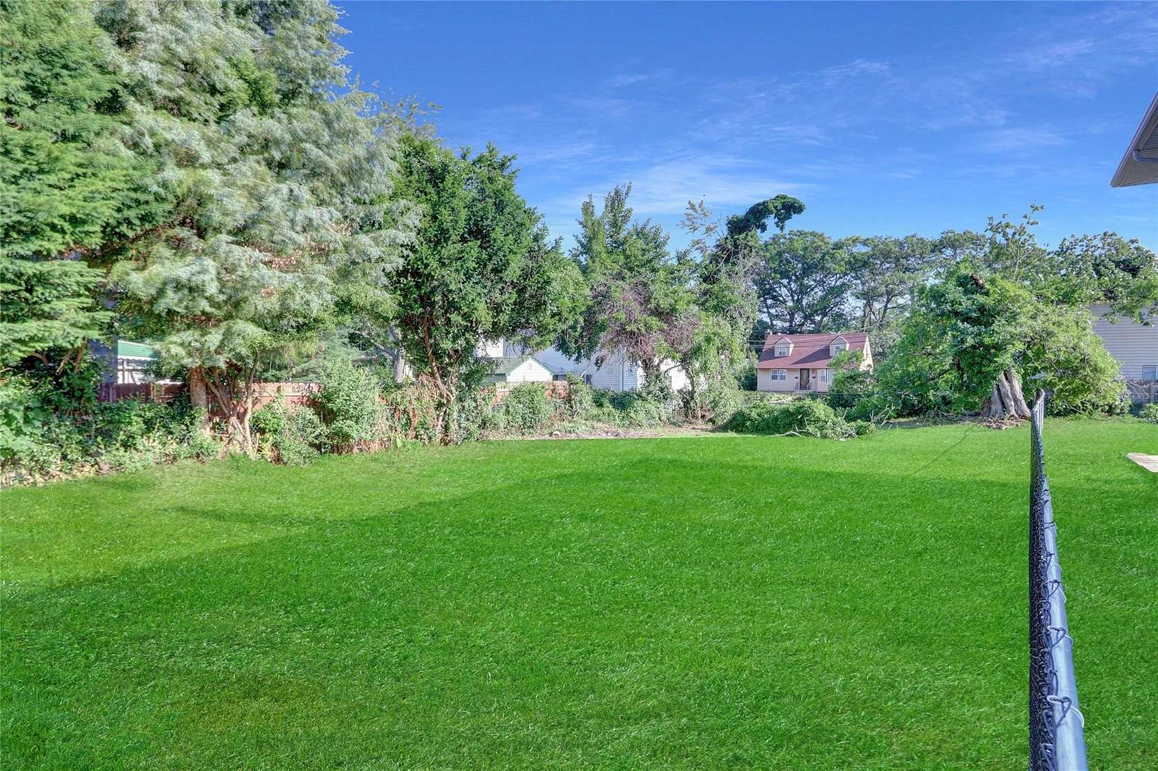 0.06 Acres of Residential Land for Sale in West Hempstead, New York