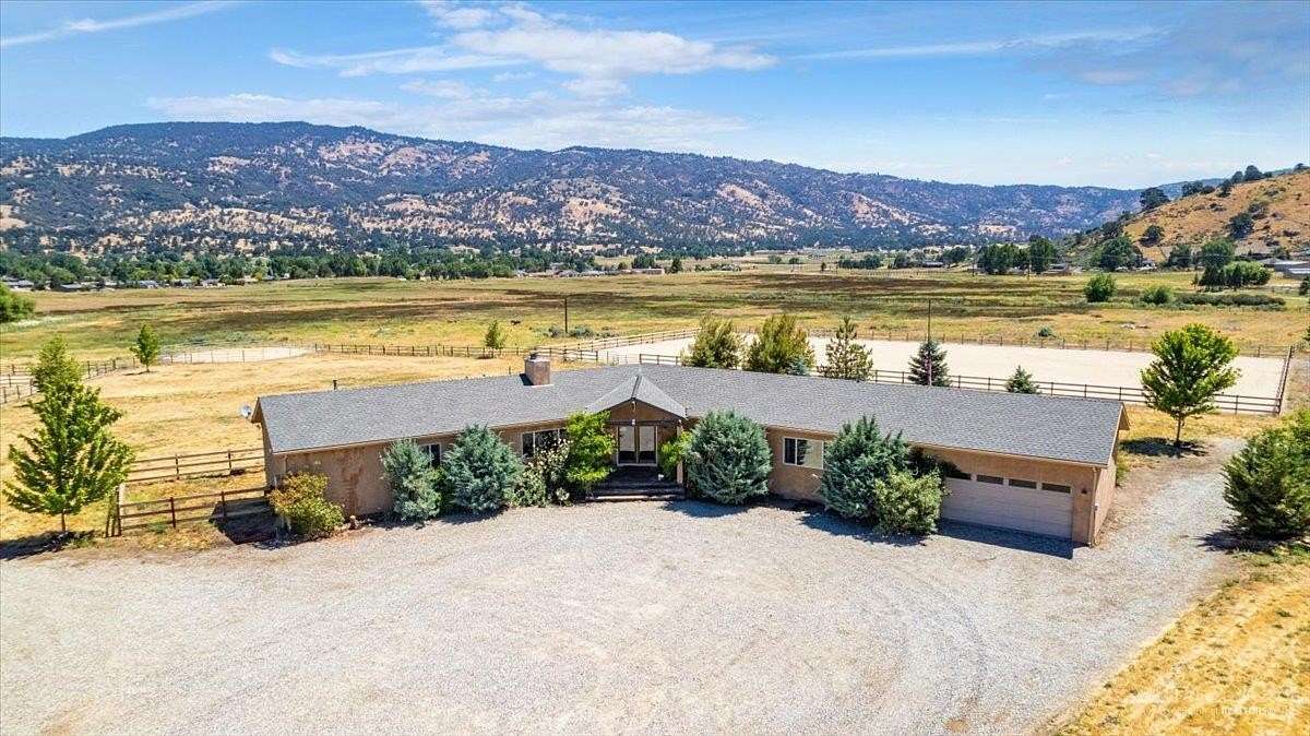 23.4 Acres of Land with Home for Sale in Tehachapi, California