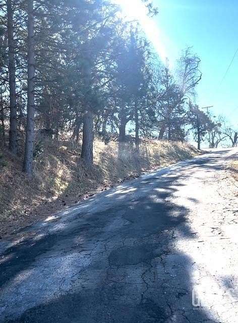 6.56 Acres of Land for Sale in Tehachapi, California