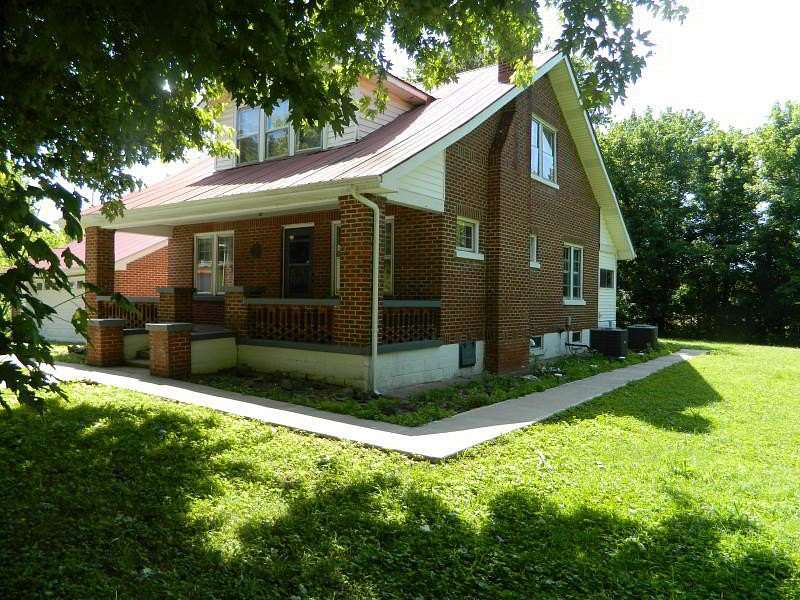 2.25 Acres of Residential Land with Home for Sale in Booneville, Kentucky