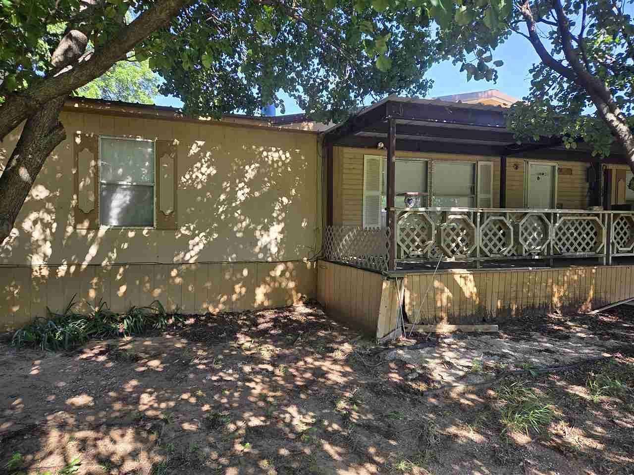 18 Acres of Land with Home for Sale in Lawton, Oklahoma