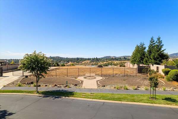 1 Acre of Residential Land for Sale in Redding, California