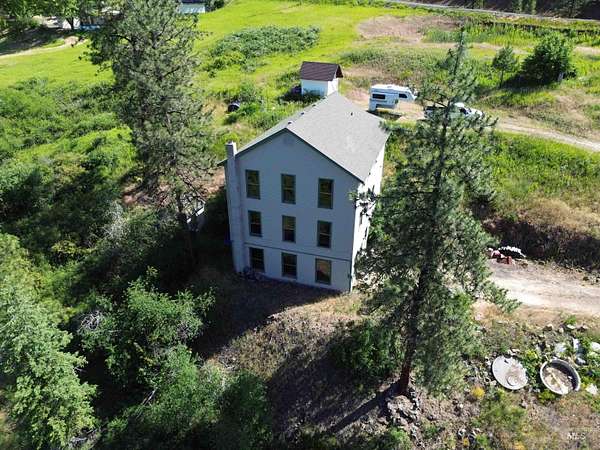4 Acres of Residential Land with Home for Sale in Kamiah, Idaho