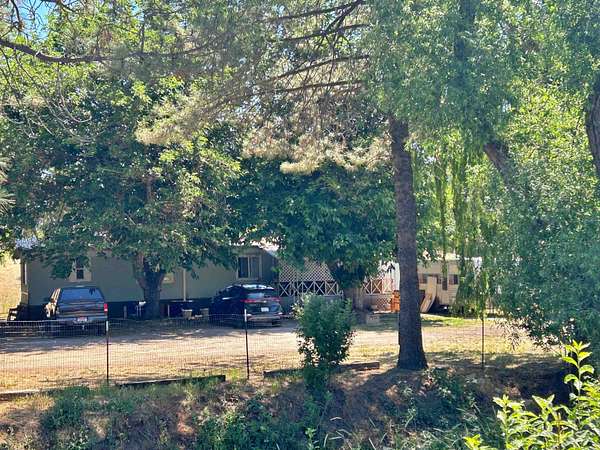 0.5 Acres of Land for Sale in Yreka, California