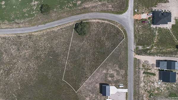 1 Acre of Residential Land for Sale in La Vernia, Texas