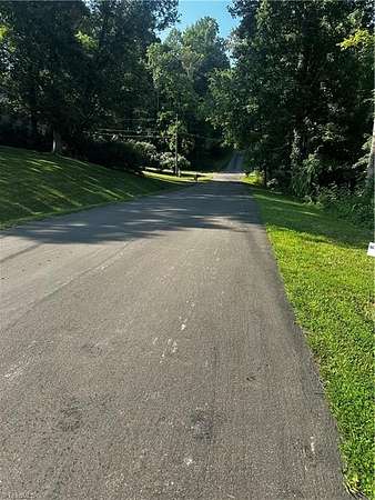 1 Acre of Residential Land for Sale in Purlear, North Carolina
