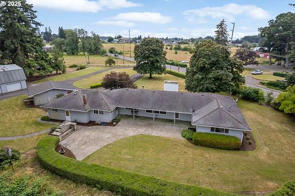 8 Acres of Land with Home for Sale in Molalla, Oregon