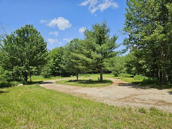 4.7 Acres of Residential Land for Sale in Farmington, Maine