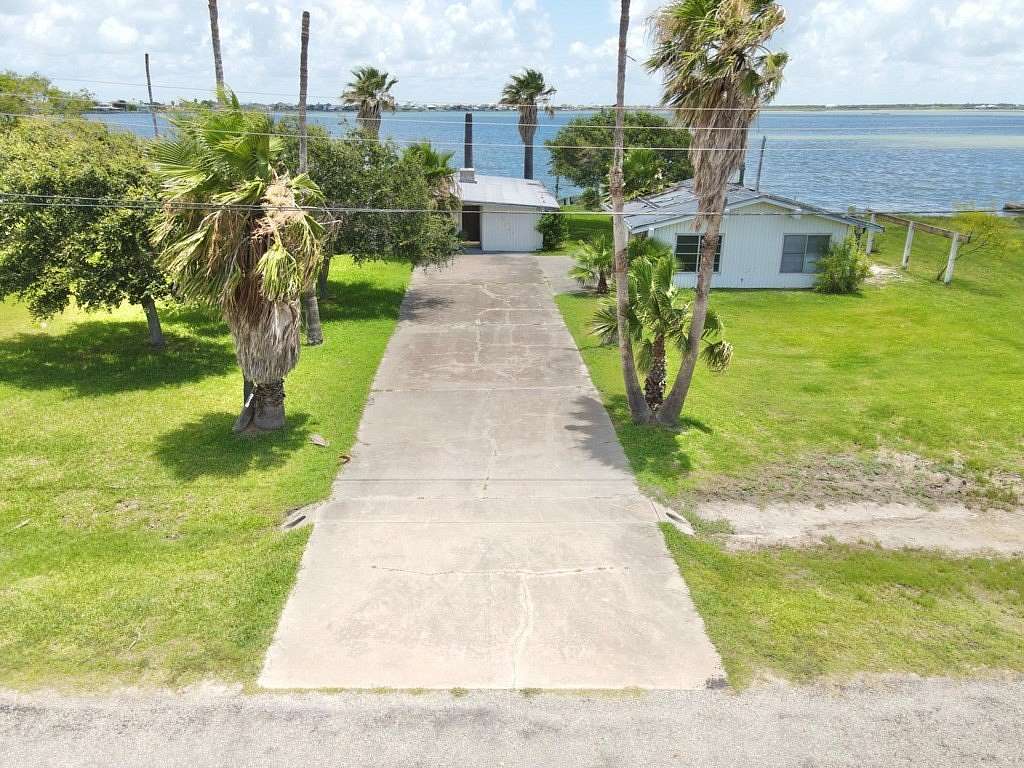 0.84 Acres of Residential Land for Sale in Rockport, Texas
