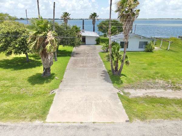 0.84 Acres of Residential Land for Sale in Rockport, Texas