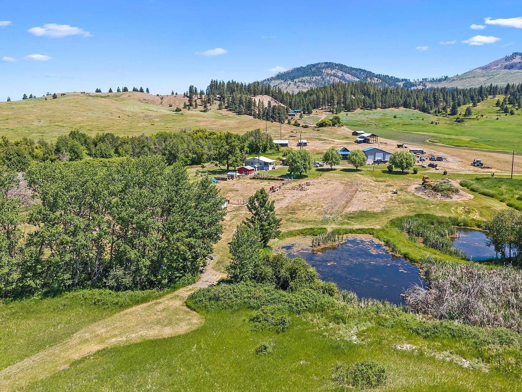 123 Acres of Land for Sale in Fruitland, Washington