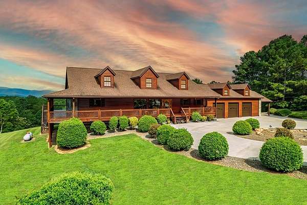 3.29 Acres of Residential Land with Home for Sale in Copperhill, Tennessee