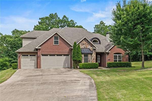 3.24 Acres of Residential Land with Home for Sale in Fayetteville, Arkansas