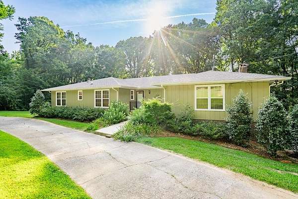 2.12 Acres of Residential Land with Home for Sale in Dalton, Georgia